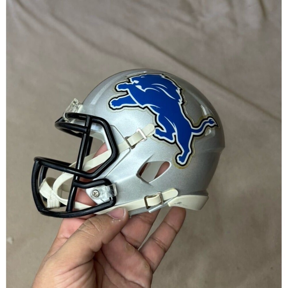 Detroit Lions Mini Helmet Riddell NFL Football 3 5/8 
 Collectible